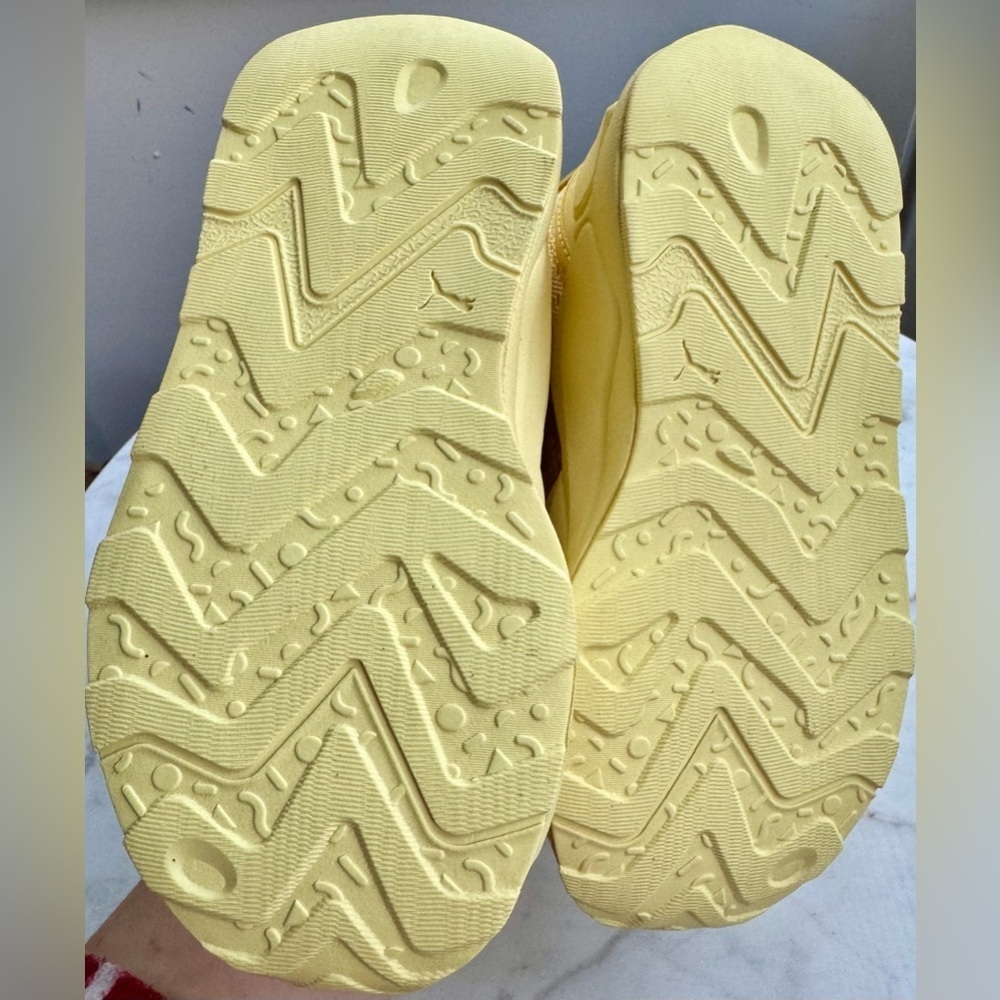 Puma Shoes - Picture 5 of 6